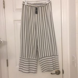 Trousers to the ankle